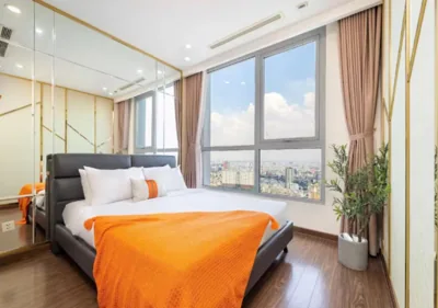 Apartamento de tres dormitorios con balcón — The Landmark Luxury - Apartment